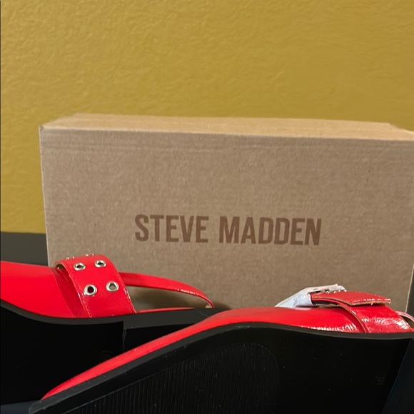 Steve Madden Red Slingback Shoes - Picture 8 of 9